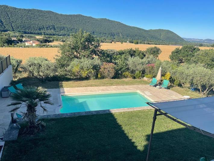 Gîte pour 6 personnes, avec jardin et vue sur le lac ainsi que vue et piscine à Oraison - 2