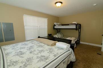 Vacation House for 28 Guests in Norris Lake, Tennessee, Picture 2