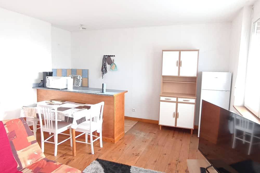 Appartement entier, Superbe appart cosy, bien situé avec une chambre. in Denain, Région de Valenciennes