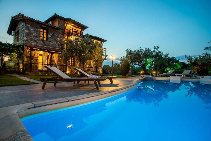 Ferienwohnung für 2 Personen, mit Balkon und Terrasse sowie Garten und Kinderpool