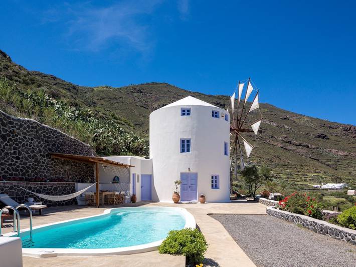 Ferienhaus für 5 Personen, mit Pool und Garten auf Santorin