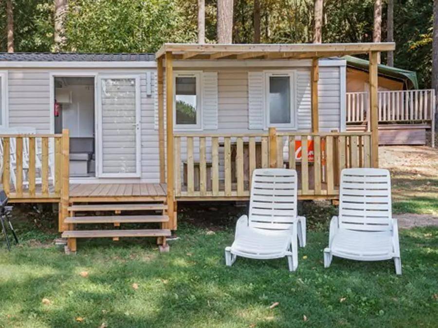 Camping Domaine du Cros d’Auzon - Mobilhome 4 personnes - Comfort | 2 Ch. | 4 Pers. | Terrasse surélevée | Clim. in Saint-Maurice-d'Ardèche, Ardèche