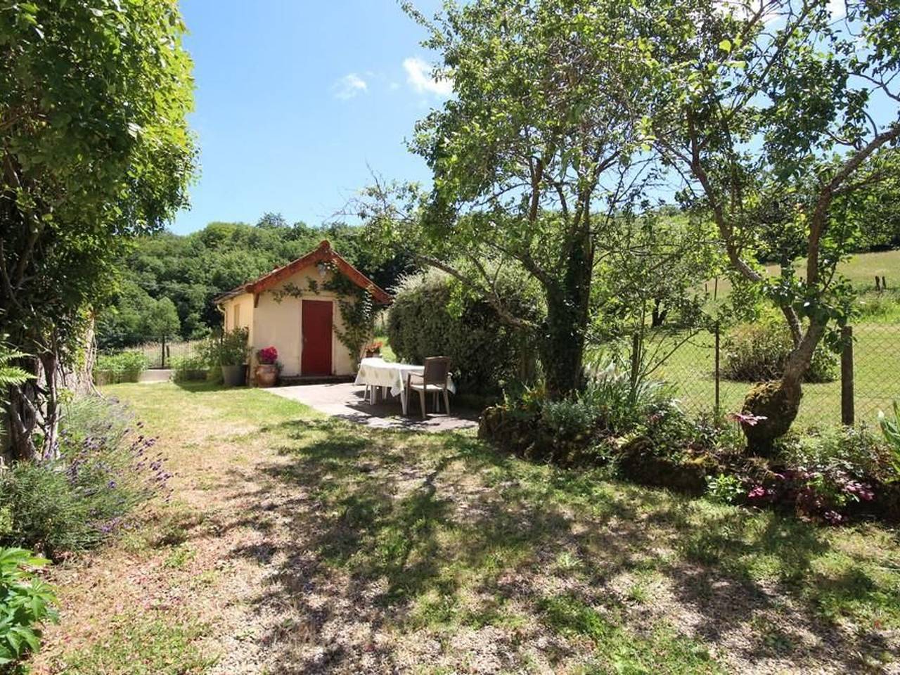 Casita renovada con aparcamiento y jardín en Côte de Beaune in La Rochepot, Beaune region