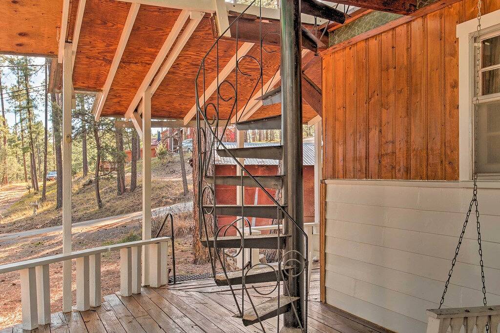 Abgeschiedene Ruidoso Hütte mit Waldblick & Veranda! in Ruidoso, Ski Apache