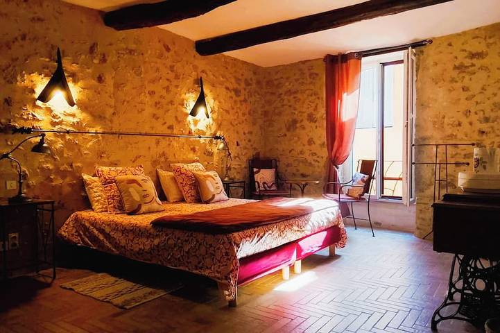 Chambre d’hôte pour 2 personnes à Saint-Saturnin-de-Lucian