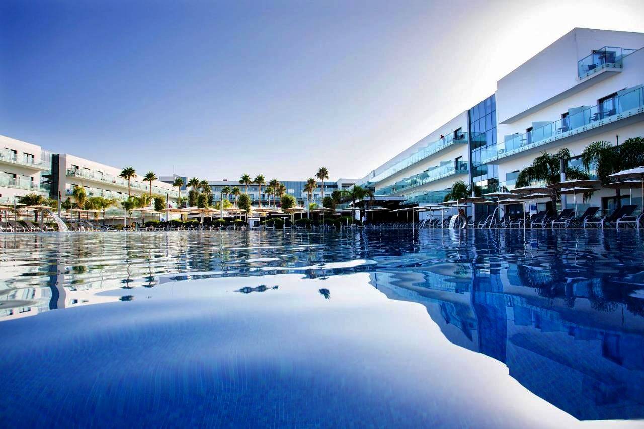 Hôtel pour 10 personnes avec terrasse in La Fontanilla, Conil de la Frontera