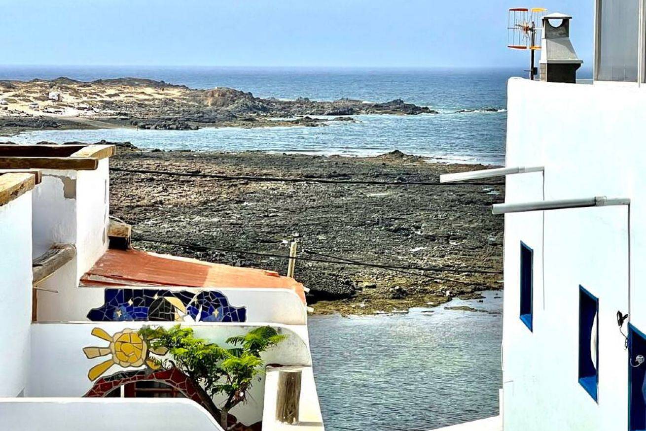 Entire apartment, Turtle House in Caleta de Caballo, Teguise
