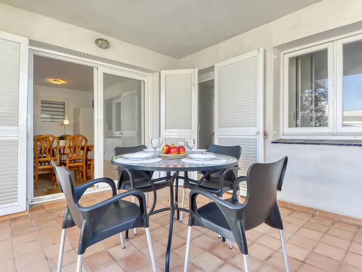 Ferienwohnung für 4 Personen, mit Terrasse und Garten in Roses