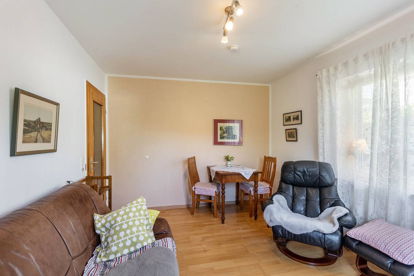 Entire apartment, Apartment 'Ferienwohnung Amselstraße' with Private Terrace, Shared Garden and Wi-Fi in Marburg, Landkreis Marburg-Biedenkopf