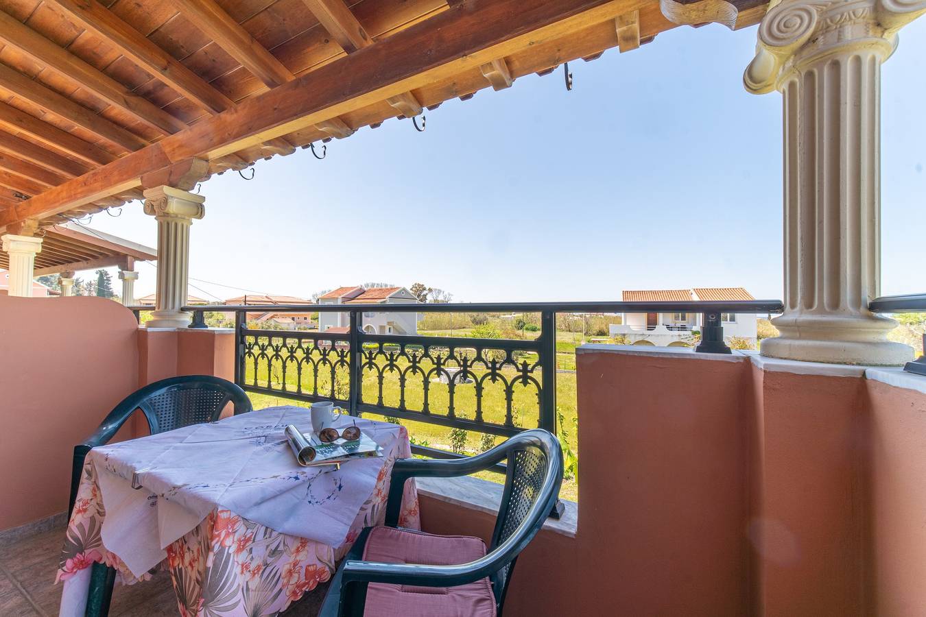 Appartement entier, Appartement "Giannis 2"' avec jardin partagé, balcon privé et Wi-Fi in Arillas Agiou Georgiou, Arillas