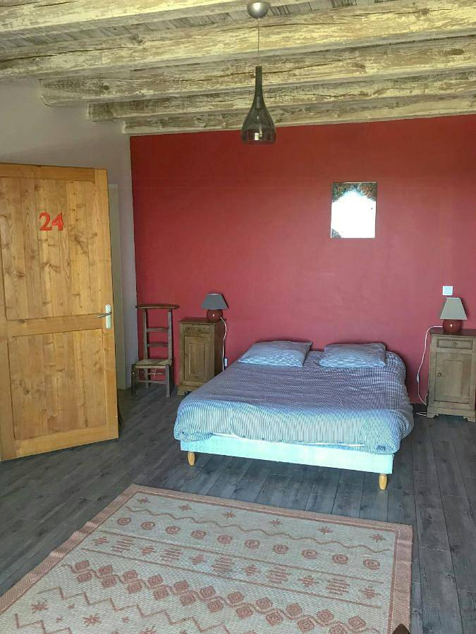 Location de vacances pour 8 personnes, avec piscine et terrasse à Tursac - 2