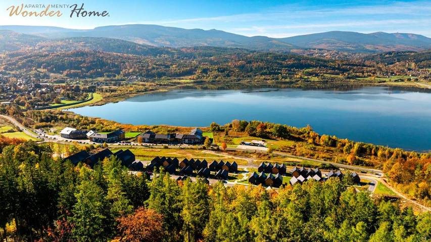 Apartament wakacyjny dla 2 osób, z balkon i widok oraz widok na jezioro w Sosnówka