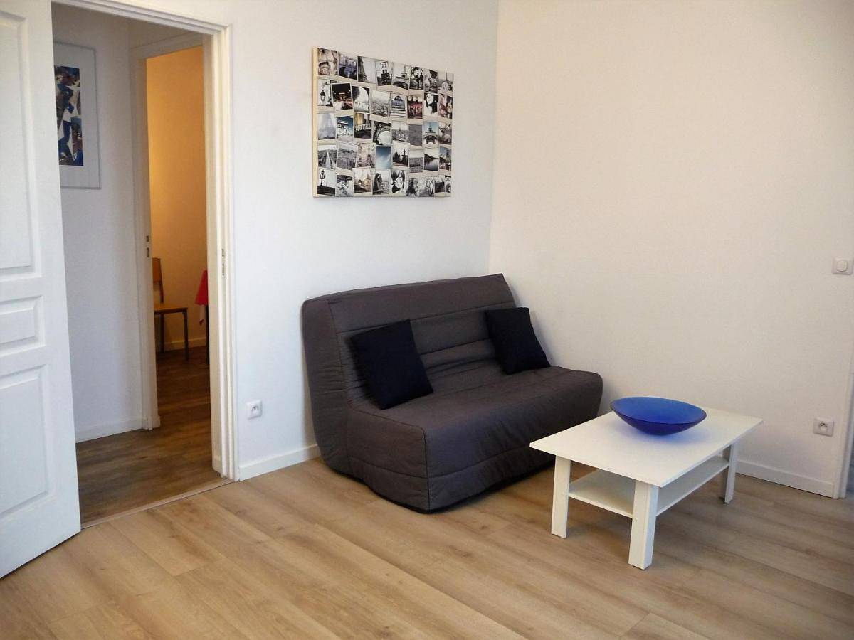 Appartement entier, Studio Apartment in Gagny, Seine-Saint-Denis