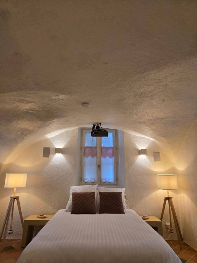 Gîte pour 2 personnes, avec vue et jardin à Saint-Saturnin (Puy-de-Dôme) - 2