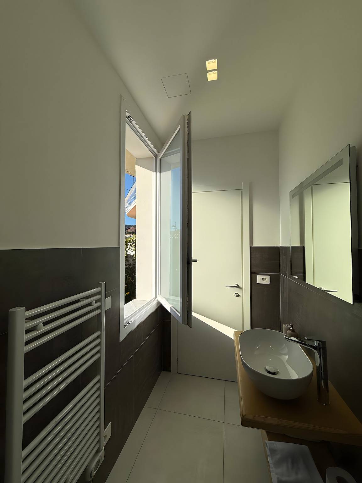 'Joyfül Accomodation Camera 5' mit Wi-Fi und Klimaanlage in Finale Ligure, Finale Ligure Gemeinde