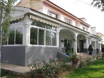 Casa de vacaciones para 16 personas, con piscina además de jardín y jacuzzi - 1