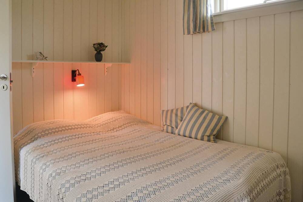 Awesome home in Esbjerg V with Wifi in Sjelborg, Esbjerg