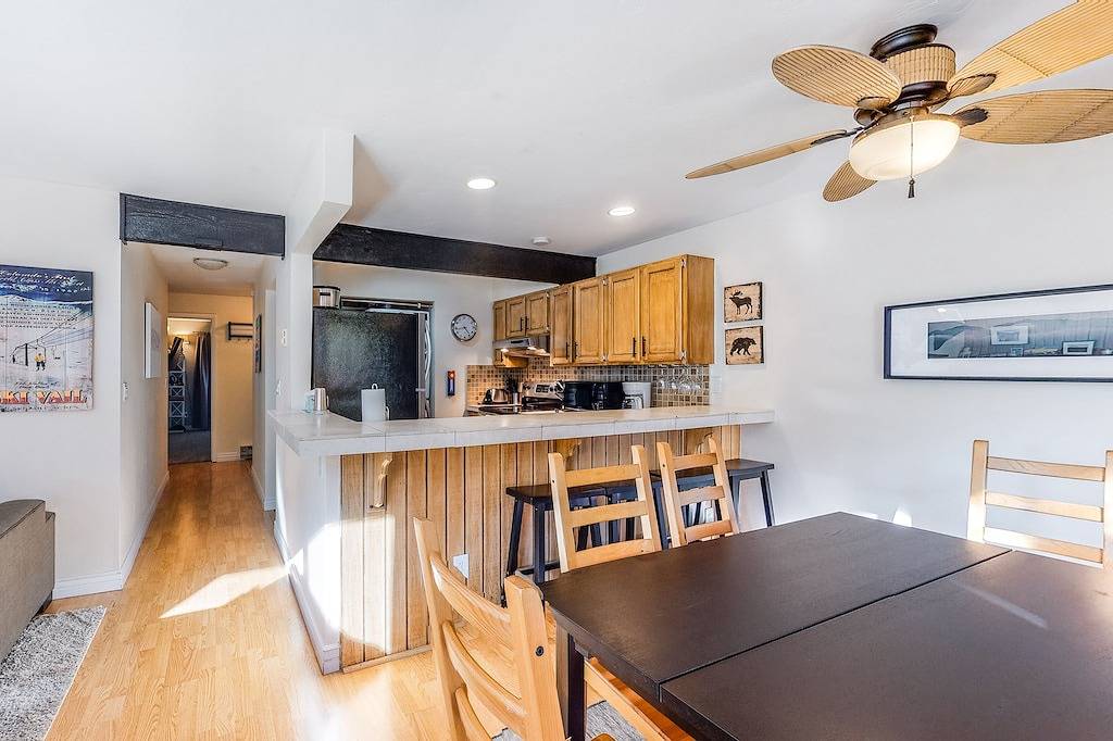 Ganze Wohnung, Am Fluss Wohnung w / Blick auf die Berge - in der Nähe Komfort & der Piste! in Eagle-Vail, Beaver Creek