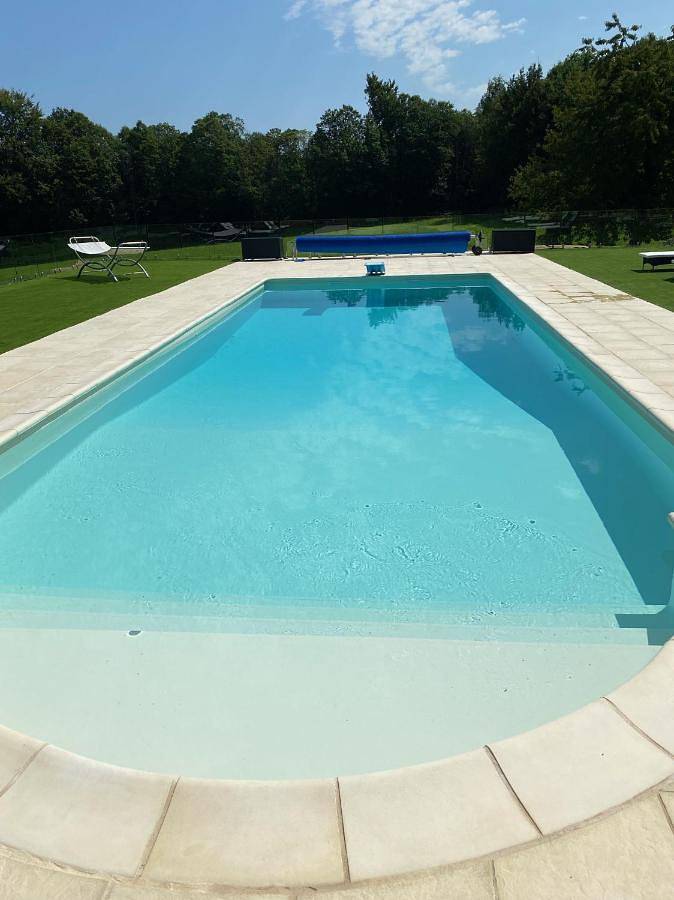 Location de vacances pour 14 personnes, avec piscine ainsi que jardin et jacuzzi, adapté aux familles à Jumilhac-le-Grand - 4