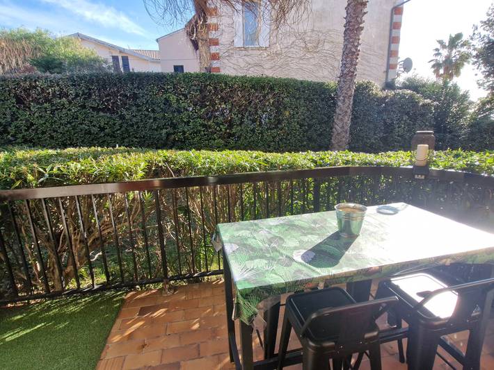 Ganze Wohnung, 2-Zimmer-Wohnung mit Klimaanlage, Terrasse und Parkplatz in Ste Maxime in Sainte-Maxime, Mittelmeerküste (Frankreich)