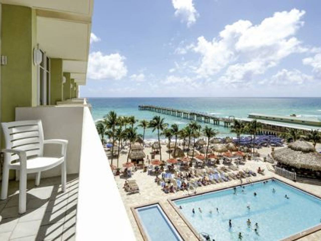 Newport Beachside Resort - 2 Bedroom Suite City View in Haulover Park, Sunny Isles Beach