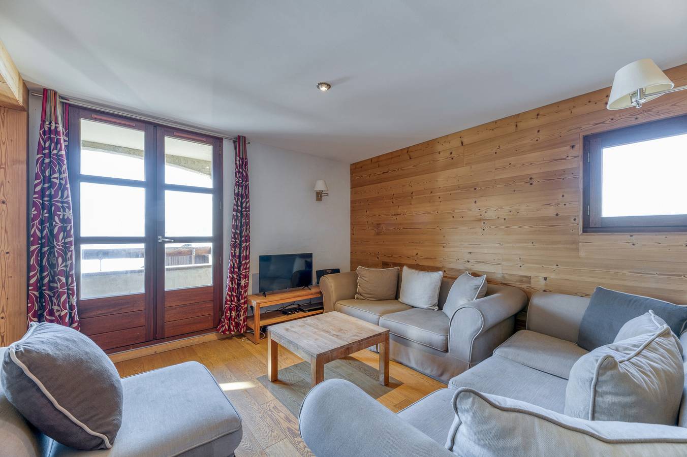 Apartamento entero, Apartamento 'Regain 1' con vistas a la montaña y balcón in Villard-Reculas, Parque Nacional de los Ecrins