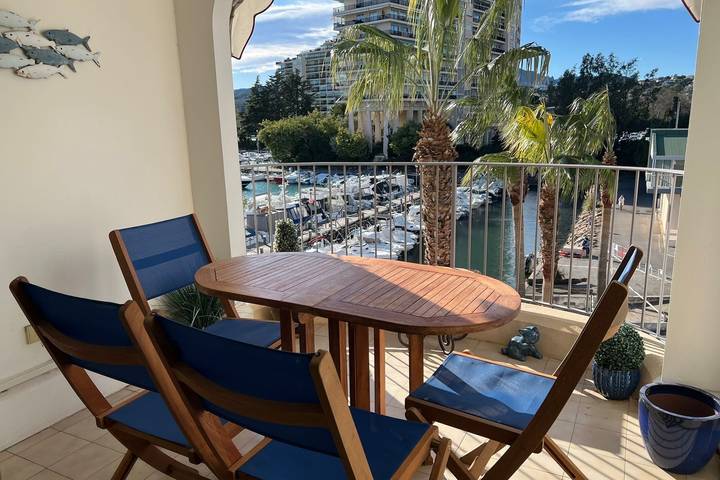 Gîte pour 2 personnes, avec piscine et terrasse dans Port de Cannes Marina - 2