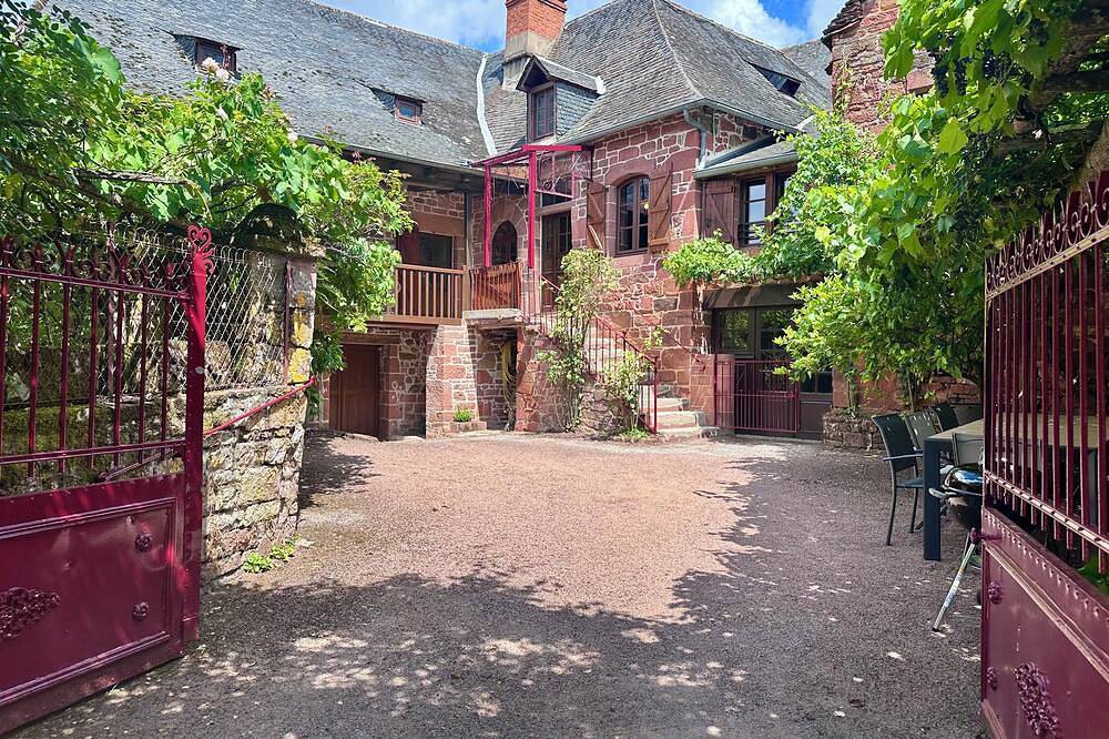 Maison de la Fontaine - Typique - Bourg de Collonges in Collonges-la-Rouge, Macizo Central