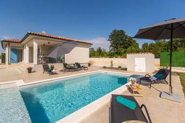Villa mit pool für 5 Personen, mit Garten und Pool, kinderfreundlich in Kroatien