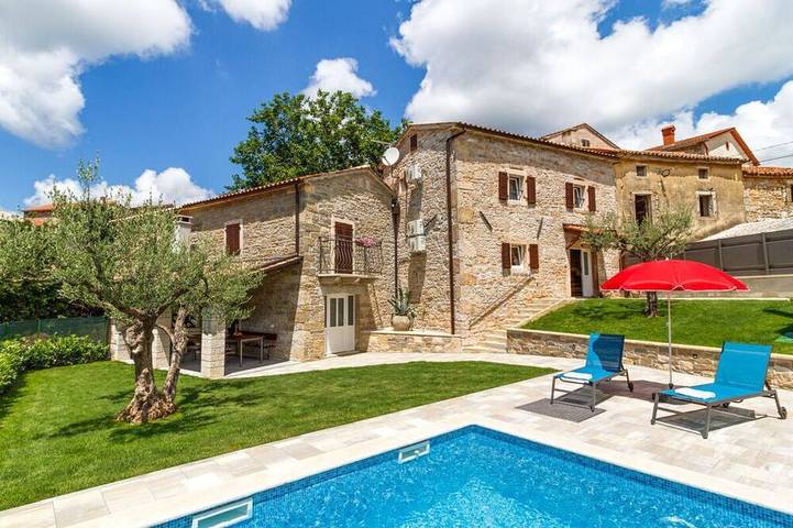 Ferienhaus für 5 Personen, mit Pool und Terrasse