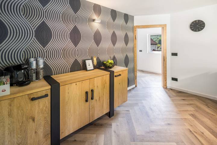 Haus Waldberg: Luxuriöses Ferienhaus mit großem Garten und überdachter Veranda in Unterschönau, Rennsteig