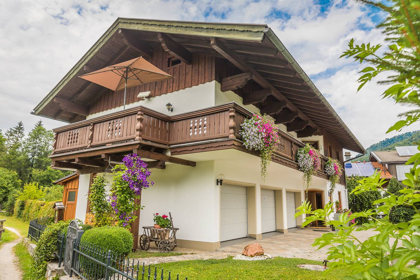 Ferienhaus Eva inkl. Chiemgaukarte - Ferienhaus 120qm, Balkon u Terr., Küche, 3 Schlafzimmer, Wohnzimmer, Wlan, 6 P. in Ruhpolding, Bayerische Alpen