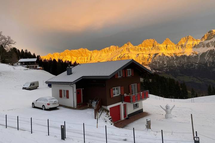 Ganze Ferienwohnung, Ferienhaus Tschudiboden - 2 Zimmerwohnung mit Bad/Dusche (Ug) in Flumserberg, Flums