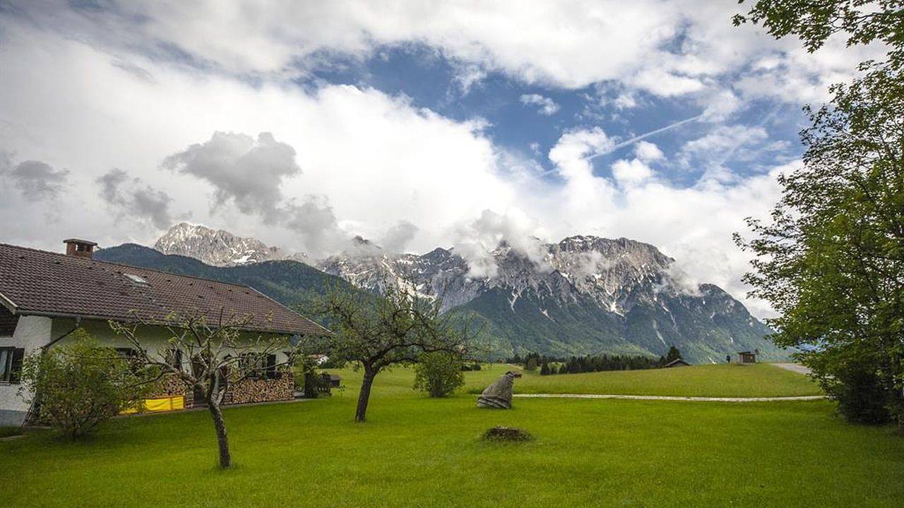 Entire holiday apartment, Ferienwohnung für 4 Personen (40 m²) in Mittenwald in Mittenwald, Bavarian Alps