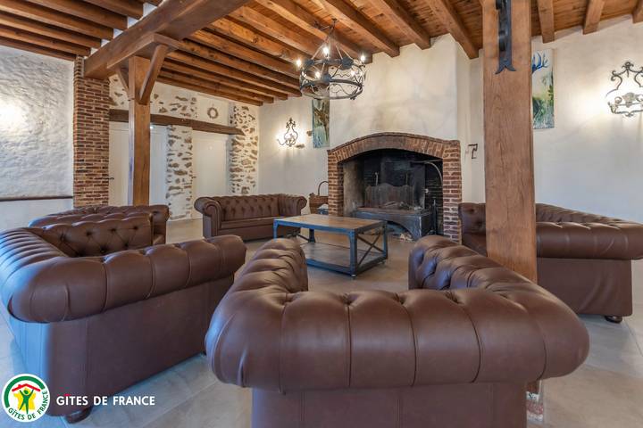 Aux Hirondelles du Chêne - la Cabane in Leuvrigny, Marne