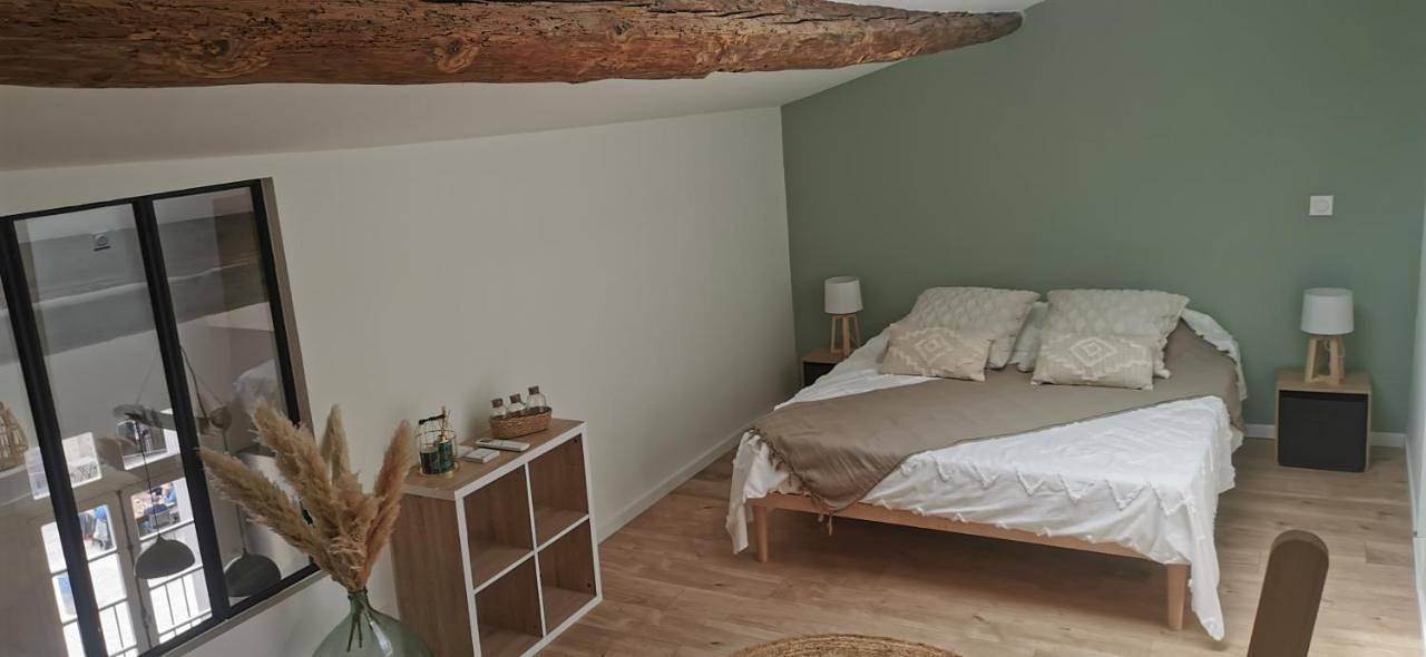 Appartement entier, One-Bedroom Apartment in Lunel, Côte méditerranéenne (France)