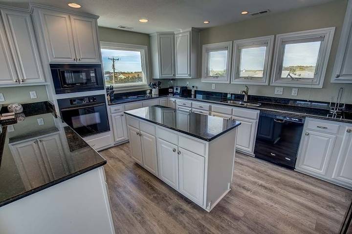 Vacation house for 18 people, with balcony in Sandbridge