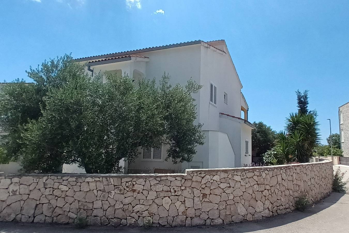 Ganze Wohnung, 1-Zimmer-Ferienwohnung mit Terrasse und Meerblick Razanj, Rogoznica A-12733-b in Razanj, Šibenik-Knin