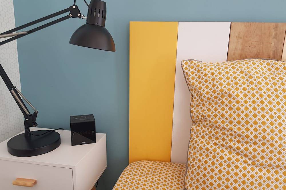 Appartement entier, Studio rénové & privatif 30m² avec terrasse dans maison de charme ancienne in Angers, Région d'Angers