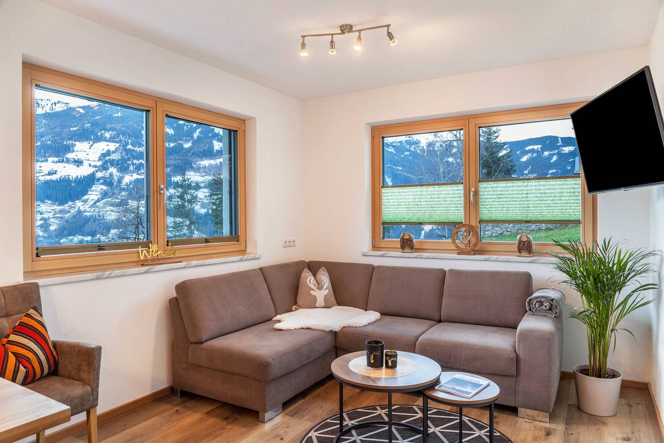 Ganze Wohnung, Ferienwohnung "Bergglück Stummerberg" mit Bergblick, privater Terrasse und Wlan in Stummerberg, Ski-Optimal Hochzillertal