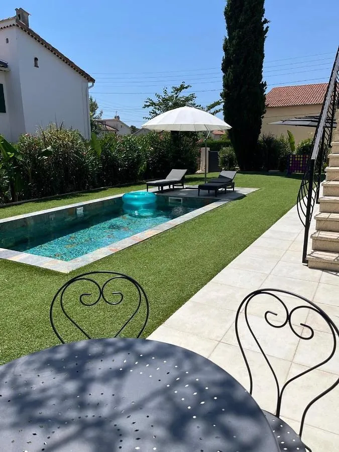 Apartamento de vacaciones para 6 personas, con piscina y jardín - 1
