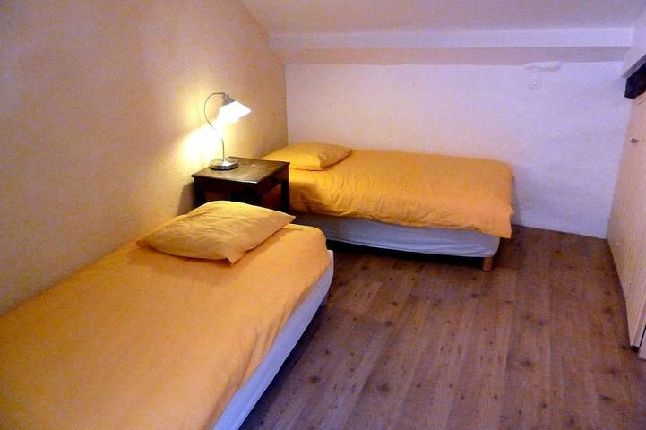 Location de vacances pour 4 personnes, avec jardin et balcon à Prémian - 2