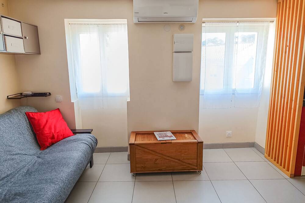 Appartement entier, Villa Reiala Plan-de-Cuques - Studio tout confort in Plan-de-Cuques, Côte méditerranéenne (France)