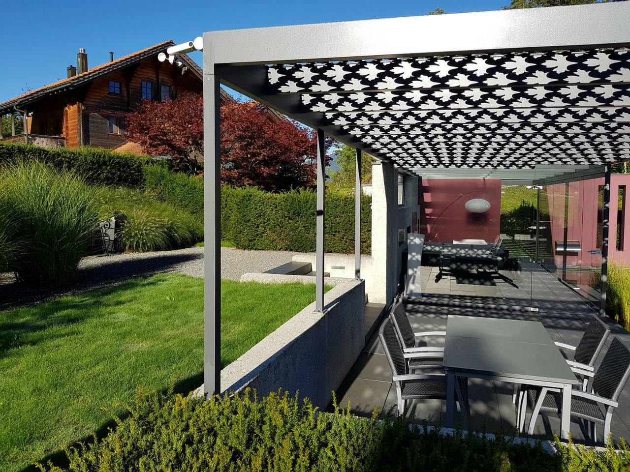 Ganze Ferienwohnung, Ferienhaus Carrera mit Traumgarten, Valendas - 3.5 Zimmer Ferienhaus für max. 2 Pers. in Safiental, Alpenarena