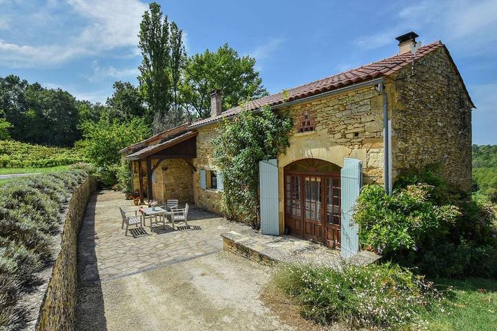 Ferienhaus für 3 Personen, mit Balkon und Terrasse sowie Garten und Pool