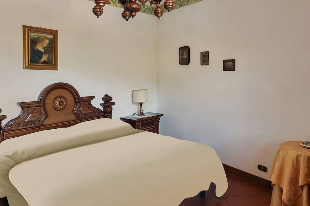 Villa Piazza, privater solarbeheizter Pool, zu Fuß zu allen Einrichtungen! Wifi in Piazza al Serchio, Garfagnana
