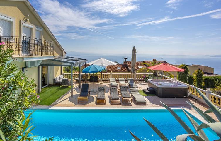 Villa für 8 Personen, mit Terrasse und Garten sowie Whirlpool in Opatija Riviera