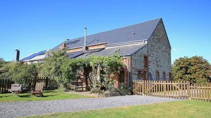 Ferme pour 6 personnes, avec jardin et terrasse à Wellin