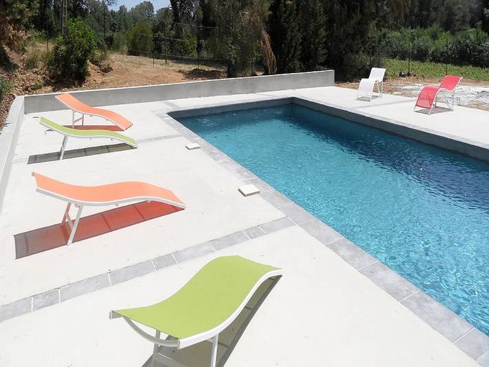 Ganze Wohnung, Wohnung in einem schönen Gebäude mit Pool in Mèze, Mittelmeerküste (Frankreich)