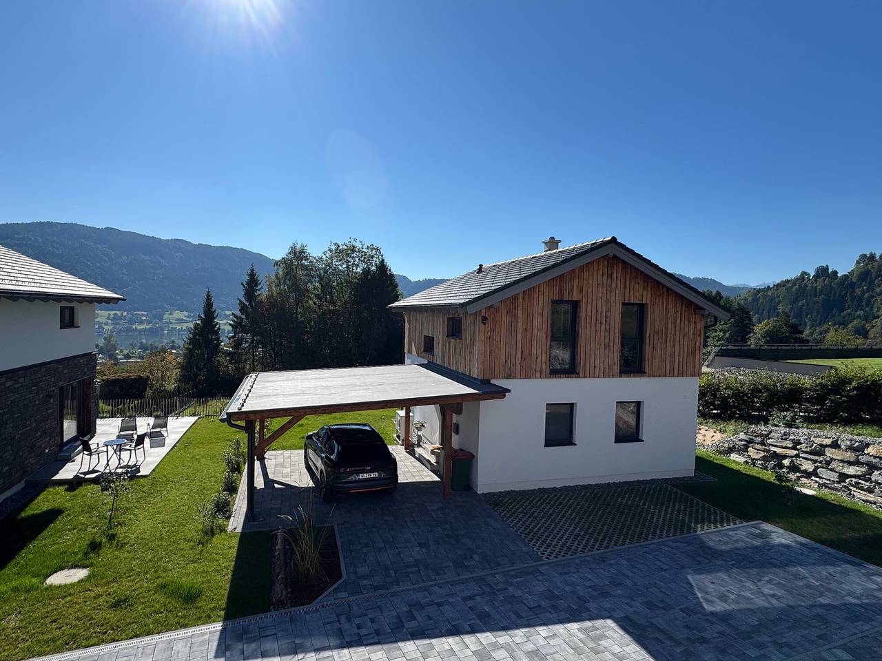 Ferienhaus 'Almrausch' mit Seeblick, privater Terrasse und Wlan in Bodensdorf, Gerlitzen